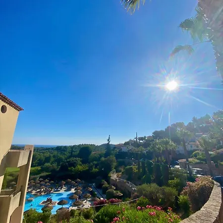 Le Hameau Piscine & Golf Domaine Prive 滨海圣西尔