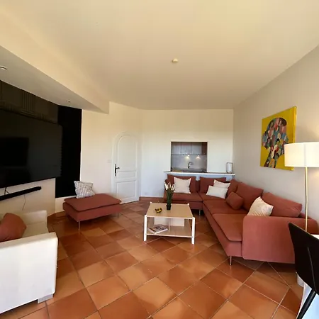 Le Hameau Piscine & Golf Domaine Prive Apartmán *