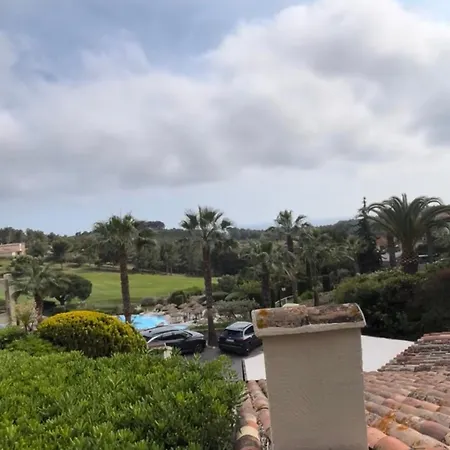 Le Hameau Piscine & Golf Domaine Prive 公寓