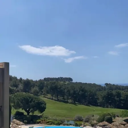 Apartmán Le Hameau Piscine & Golf Domaine Prive *